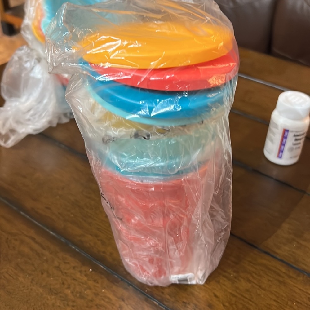 Tupperware set. - Picture 3 of 5